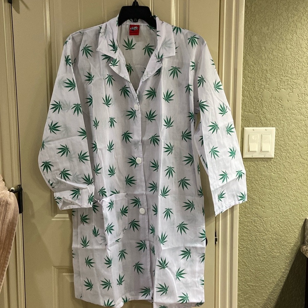 Adult Doctor Bud Costume.  By Elope Brand.  NIB!